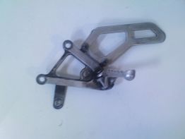 Main step holder left Aprilia RSV 1000