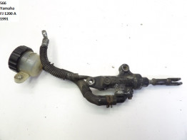 Rempomp achter Yamaha FJ 1200