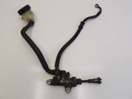 Rempomp achter Yamaha FZR 1000