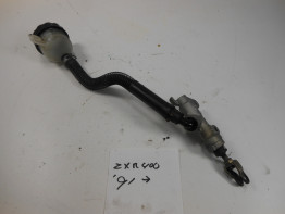 Rempomp achter Kawasaki ZXR 400