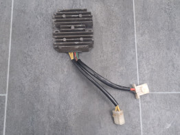 Regulador del voltaje Honda CB 250 RS