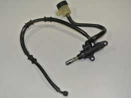 Rempomp achter Yamaha YZF R1