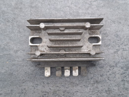 Spanningsregelaar Suzuki GS 1150 E