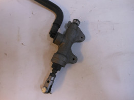 Rempomp achter Yamaha YZF R6