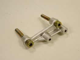 Rempomp achter Aprilia RSV 1000