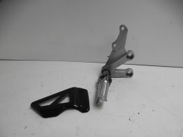 Fussrastetrager vorne rechts Suzuki GSX R 750