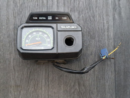 Teller Suzuki AX 100