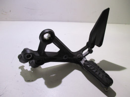 Voetsteun links KTM 390 Duke