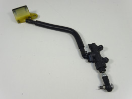 Rempomp achter Honda CBR Fireblade