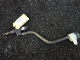 Rempomp achter Yamaha FJR 1300