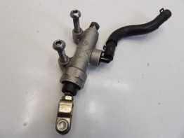 Rempomp achter Kawasaki ZX 6 R