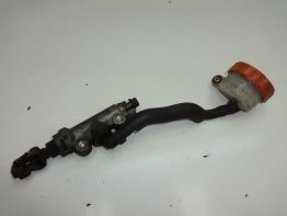 Rempomp achter Honda CBR 600 F