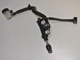 Rempomp achter Yamaha MT 07