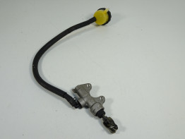 Rempomp achter Kawasaki ER 6