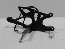 Fussrastetrager vorne rechts Yamaha YZF R1