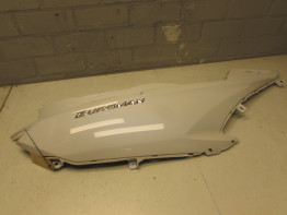 Rechter achterkant Suzuki Burgman 650