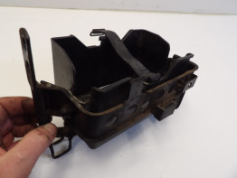 Batterie befestigung Yamaha TDM