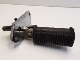 Fussrastetrager vorne rechts Suzuki LS 650