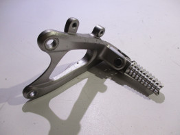 Fussrastetrager vorne links Yamaha YZF R1