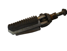 Voetsteun links Suzuki GSF 600 650 Bandit 