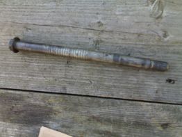 Axle front Suzuki GSX F 600