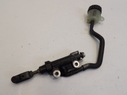 Rempomp achter Yamaha FZ6