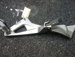 Fussrastetrager vorne links Honda Deauville 650 - 700