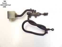 Rempomp achter Suzuki GSX R 600