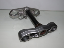 T stuk + kroonplaat Moto Guzzi Breva 850 1100 1200