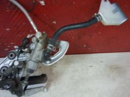 Rempomp achter Suzuki GSX R 1300 Hayabusa