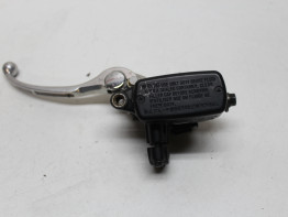 Rempomp achter Honda X-adventure 750