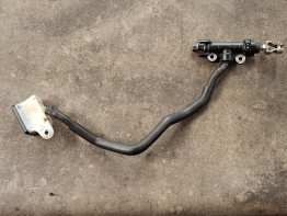 Rempomp achter Honda CMX 500 Rebel