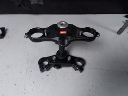 T stuk + kroonplaat Aprilia RST 1000 Futura