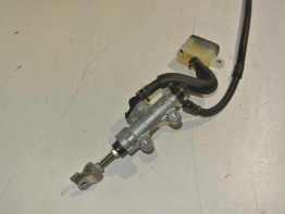 Rempomp achter Honda CBR 125 R