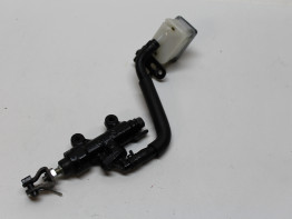 Rempomp achter Honda CBR 650 F