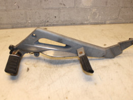 Fussrastetrager vorne links Honda Deauville 650 - 700