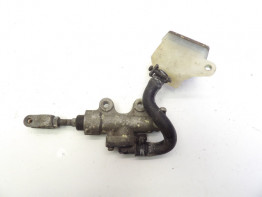 Rempomp achter Suzuki RF 900