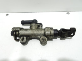 Rempomp achter Honda VFR 750