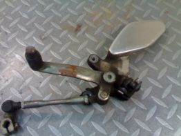 Main step holder left Yamaha FZR 600