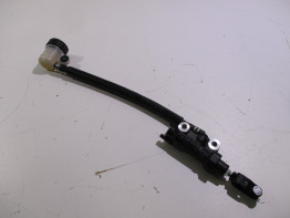 Rempomp achter Yamaha YZF R7