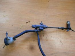 Rempomp achter Yamaha TDM