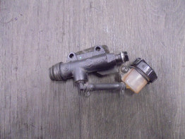 Rempomp achter Moto Guzzi V85 TT