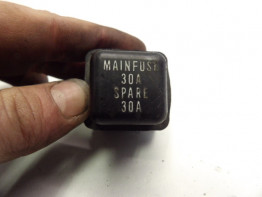 Fuse box Yamaha FZ 750