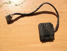 Spanningsregelaar Yamaha TDM