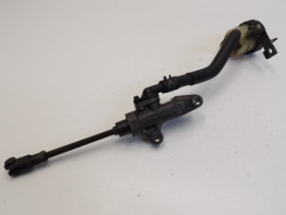 Rempomp achter Yamaha TDM