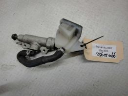 Rempomp achter Suzuki GSR 600