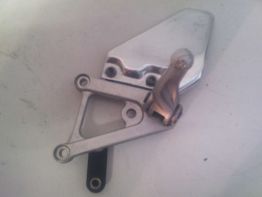 Fussrastetrager vorne links Aprilia RSV 1000