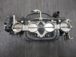 Gasklephuis Suzuki GSR 750