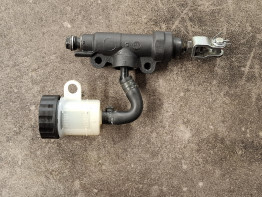 Rempomp achter Kawasaki Z 800