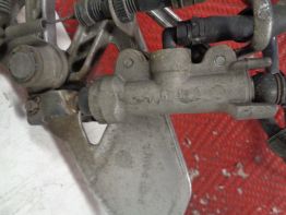 Rempomp achter Honda CBR 600 F